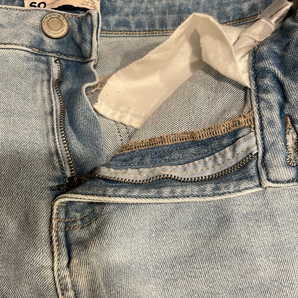 High rise Mom Jean - Picture 3 of 5